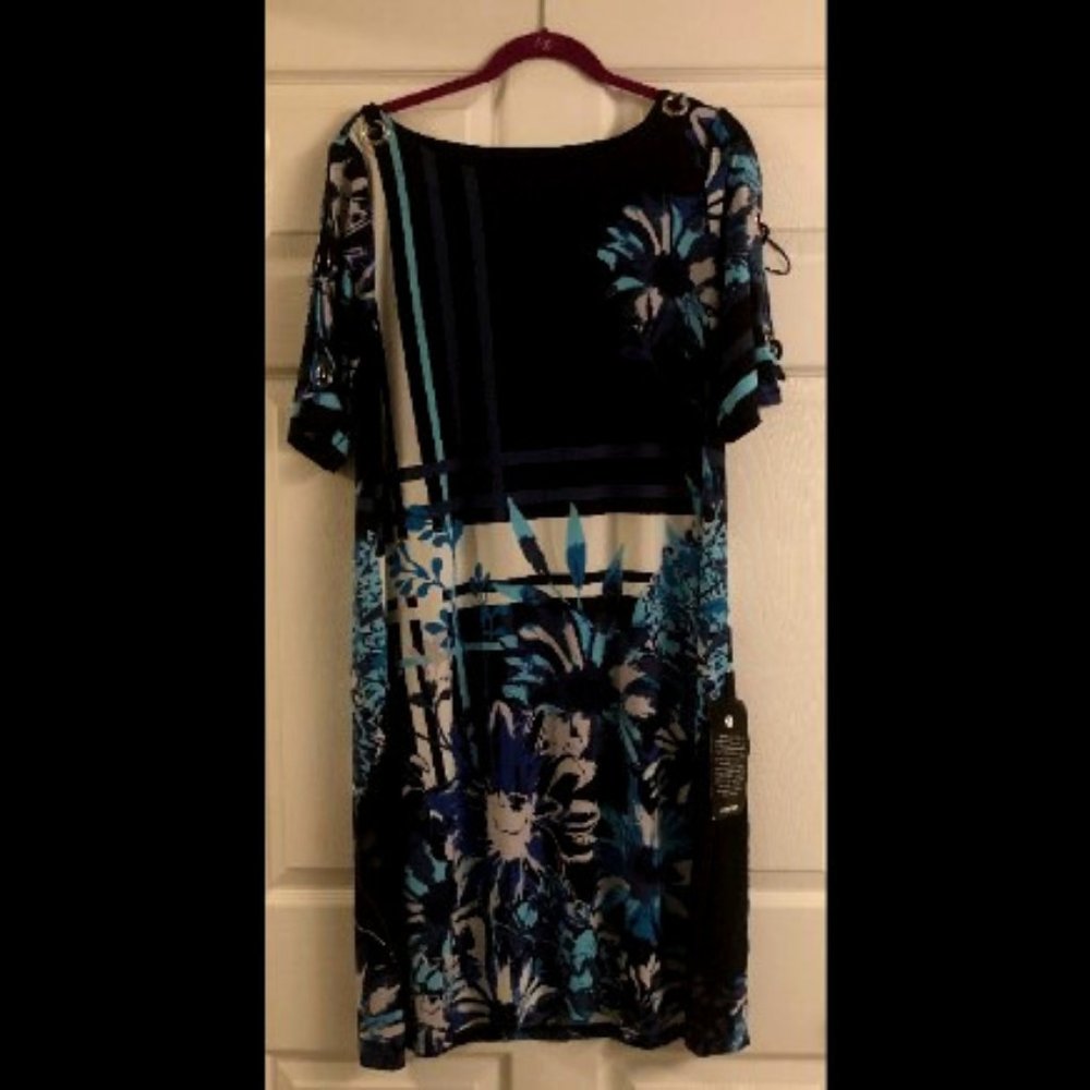 Blue, Teal and Black Avenue Floral Gress - 18/20